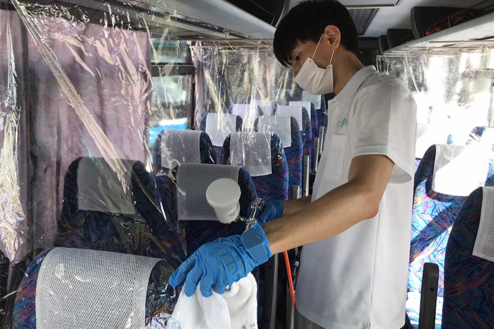 自動車車内への施工