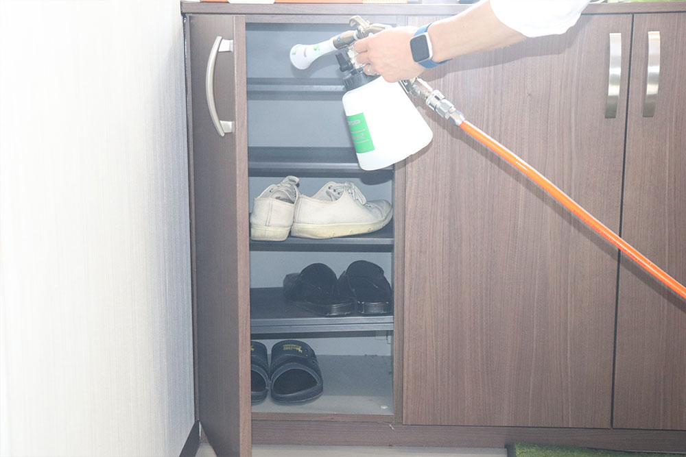 下駄箱への施工